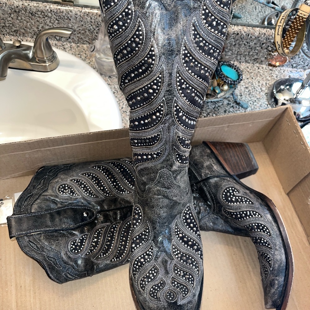 Coral boots